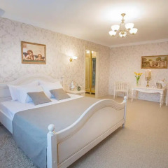 Гостиница Luxury apartments with jacuzzi Украина, Сумы - отзывы, цены и фото номеров - забронировать гостиницу Luxury apartments with jacuzzi онлайн комната для гостей фото 2