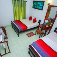 Thilaka City Hotel 2* Номер Делюкс с различными типами кроватей фото 13