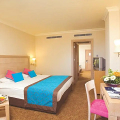Отель Crystal De Luxe Resort & Spa – All Inclusive 5* Стандартный семейный номер с разными типами кроватей фото 3