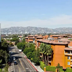 Отель Amazing 2bed 2 bath near the Grove США, Лос-Анджелес - отзывы, цены и фото номеров - забронировать отель Amazing 2bed 2 bath near the Grove онлайн