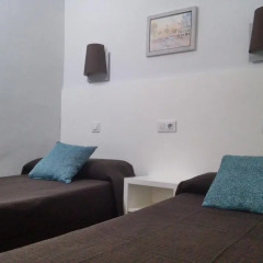 Отель Hostal Lesseps 2* Стандартный номер фото 6