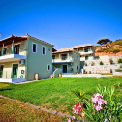 Отель Aselinos Suites 3* Коттедж с различными типами кроватей фото 12