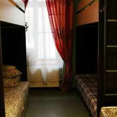 Happy Hostel Кровать в общем номере с двухъярусными кроватями фото 10