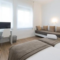 Отель NeoMagna Madrid 2* Улучшенный номер с различными типами кроватей фото 6