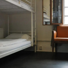 The Walrus Bar and Hostel Кровать в женском общем номере с двухъярусной кроватью фото 2