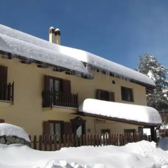 Отель Il Bucaneve - Casa Vacanze Gambarie Санто-Стефано-ин-Аспромонте балкон