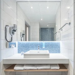 Отель Holiday Inn Express Berlin - Alexanderplatz 3* Стандартный номер с разными типами кроватей фото 3