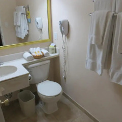 Отель Days Inn by Wyndham Hollywood Near Universal Studios Стандартный номер с различными типами кроватей фото 2