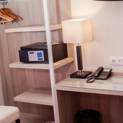 Гостиница Optima Rivne сейф в номере