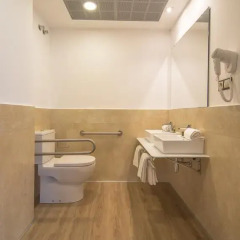 Отель Hostal La Lonja Номер Делюкс с различными типами кроватей фото 8