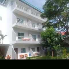 Отель Kasemsuk Guesthouse Стандартный номер с различными типами кроватей фото 8