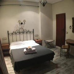 Отель Hostal La Plata Стандартный номер с двуспальной кроватью фото 6