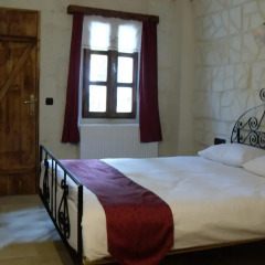 El Puente Cave Hotel 2* Стандартный семейный номер с двуспальной кроватью