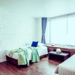 Raha Grand Hotel сейф в номере
