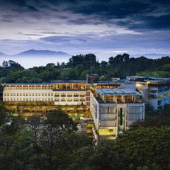 Padma Hotel Bandung 5* Номер Делюкс с различными типами кроватей фото 3