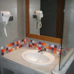 Отель Hôtel Golf Beach Тунис, Мидун - отзывы, цены и фото номеров - забронировать отель Hôtel Golf Beach онлайн ванная фото 2