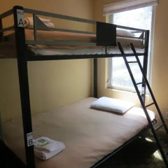 Отель Downtown Value Inn Кровать в общем номере с двухъярусной кроватью фото 15