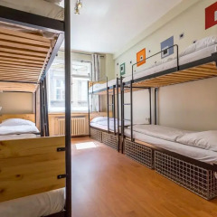 Отель Ahoy! NewTown Кровать в общем номере с двухъярусной кроватью фото 4