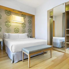 Отель NH Milano Touring 4* Стандартный номер с различными типами кроватей фото 15