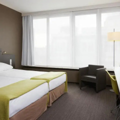 Отель NH Amsterdam Caransa 4* Стандартный номер с двуспальной кроватью