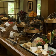 Nusa Dua Beach Hotel & Spa 4* Номер Премьер с двуспальной кроватью
