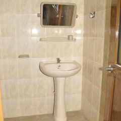 Отель Green Garden Guest House ванная