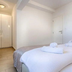 Отель Adriatic Queen Villa 4* Апартаменты с различными типами кроватей