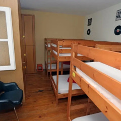 World Music Hostel Кровать в общем номере двухъярусные кровати
