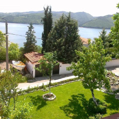 Отель Stoyanova House Болгария, Ардино - отзывы, цены и фото номеров - забронировать отель Stoyanova House онлайн приотельная территория