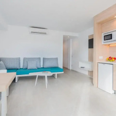 Отель Sun Beach - Только для взрослых Испания, Санта-Понса - отзывы, цены и фото номеров - забронировать отель Sun Beach - Только для взрослых онлайн комната для гостей фото 2