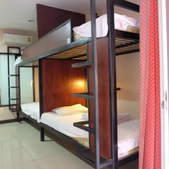 Dengba Hostel Phuket Кровать в общем номере с двухъярусной кроватью фото 10