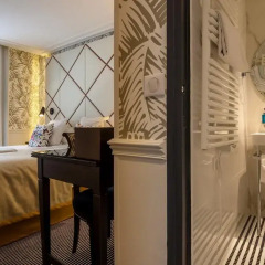 Отель Hôtel Jardin le Bréa удобства в номере