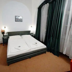 Red Chair Hotel - U Cervene Zidle 4* Стандартный номер фото 5