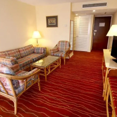 Galadari Hotel 4* Представительский люкс с различными типами кроватей фото 3
