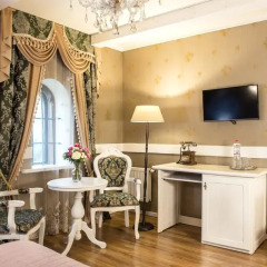 Historical Hotel Fortetsya Hetmana 4* Люкс с различными типами кроватей фото 3