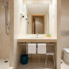 Hotel City Express Santander Parayas 3* Стандартный номер с различными типами кроватей фото 11