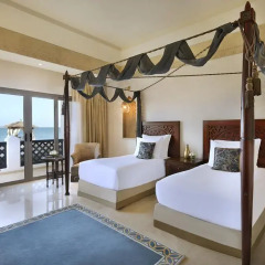 Отель Sharq Village & Spa 5* Стандартный номер с различными типами кроватей фото 11