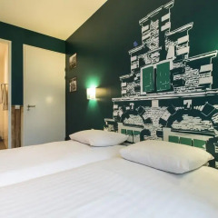 Отель Amsterdam ID Aparthotel сейф в номере