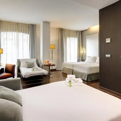 Отель Sercotel Coliseo 4* Улучшенный номер с различными типами кроватей фото 2