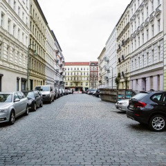 Апартаменты Sunny Boutique Studio Apartment парковка
