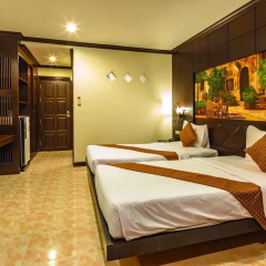 Отель Azhotel Patong 3* Номер Делюкс разные типы кроватей фото 12