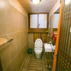 Отель Bukchonmaru Hanok Guesthouse 2* Стандартный номер с различными типами кроватей фото 3