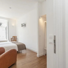 Отель Lisbon Old Town Guest House 3* Люкс с различными типами кроватей фото 11