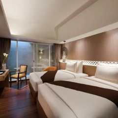 Отель Ramada by Wyndham Bali Sunset Road Kuta 4* Улучшенный номер с различными типами кроватей фото 5