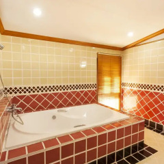 Отель Sirinthara luxury villa Вилла с различными типами кроватей фото 7