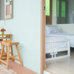 O'nya Phuket Hotel 3* Улучшенный номер с двуспальной кроватью фото 9