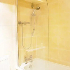 Отель Cosy Apartment in Quiet City Centre Великобритания, Глазго - отзывы, цены и фото номеров - забронировать отель Cosy Apartment in Quiet City Centre онлайн ванная