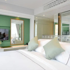 Отель Riva Arun Bangkok 4* Улучшенный номер с различными типами кроватей фото 10