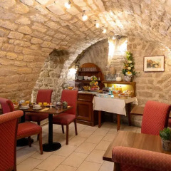 Hotel Delavigne питание
