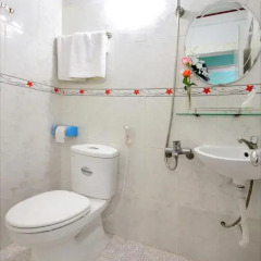 Отель Nha Lan Homestay Стандартный номер с различными типами кроватей фото 4